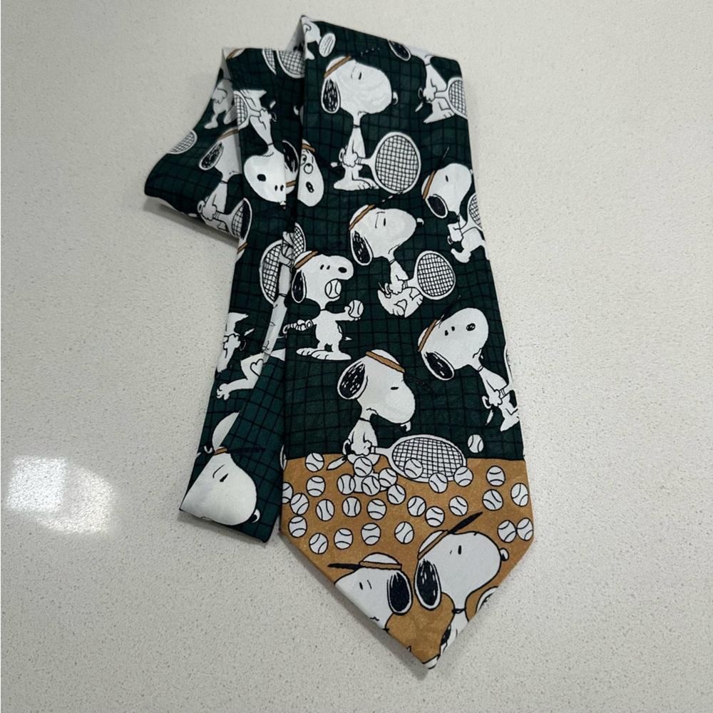 Snoopy peanuts Charlie Brown tennis vintage 1958 tie made in Korea